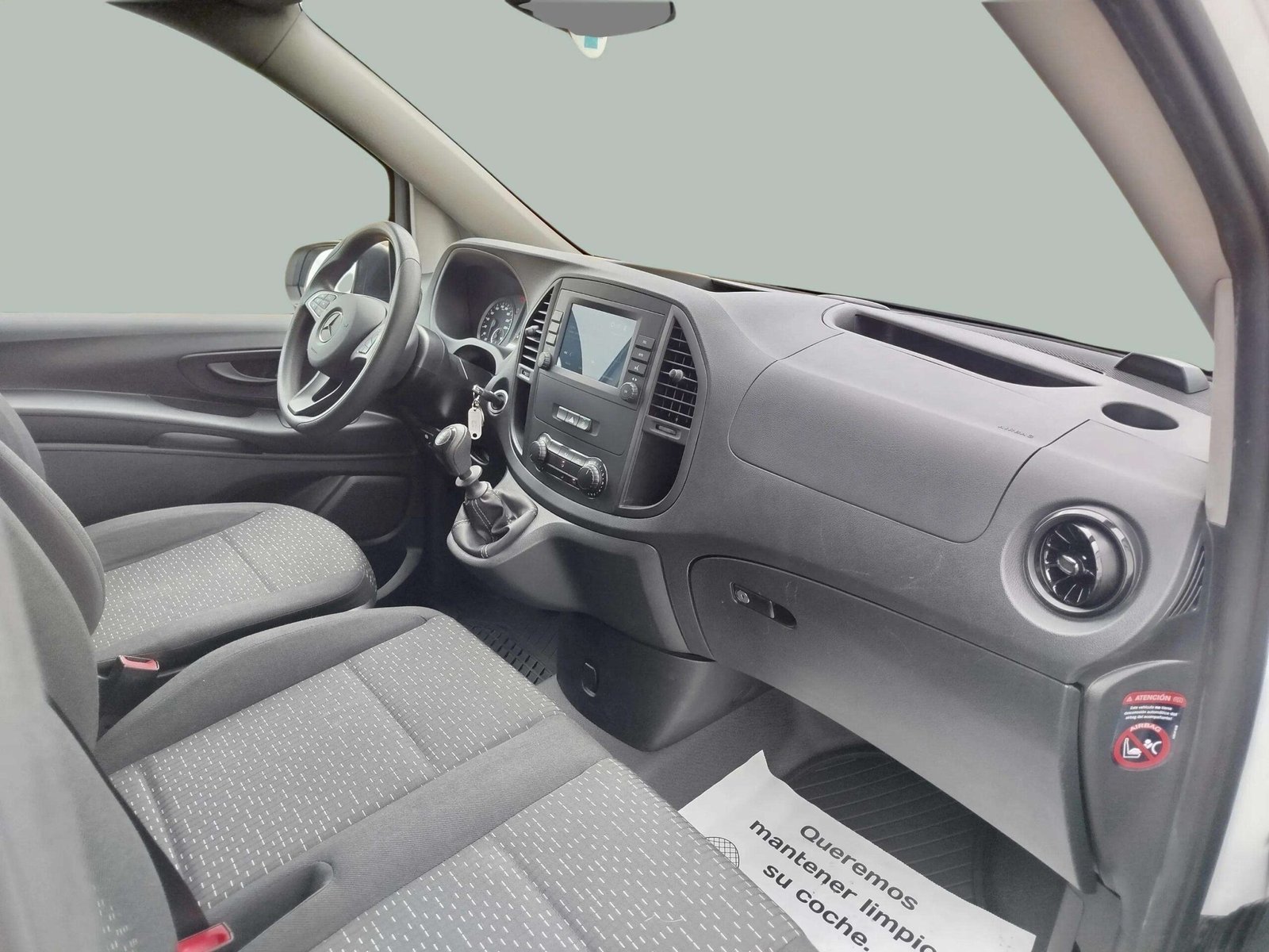 2_11_Interior_1784363930762