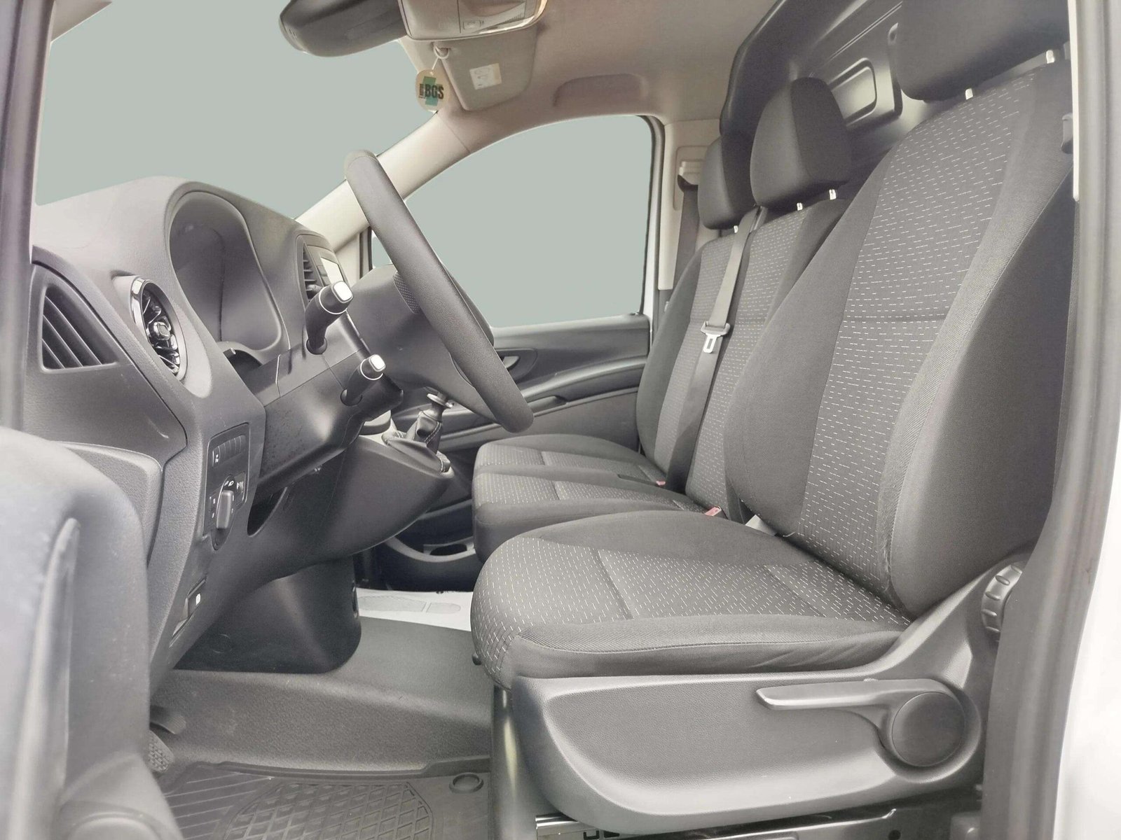 2_13_Interior_1784363930737