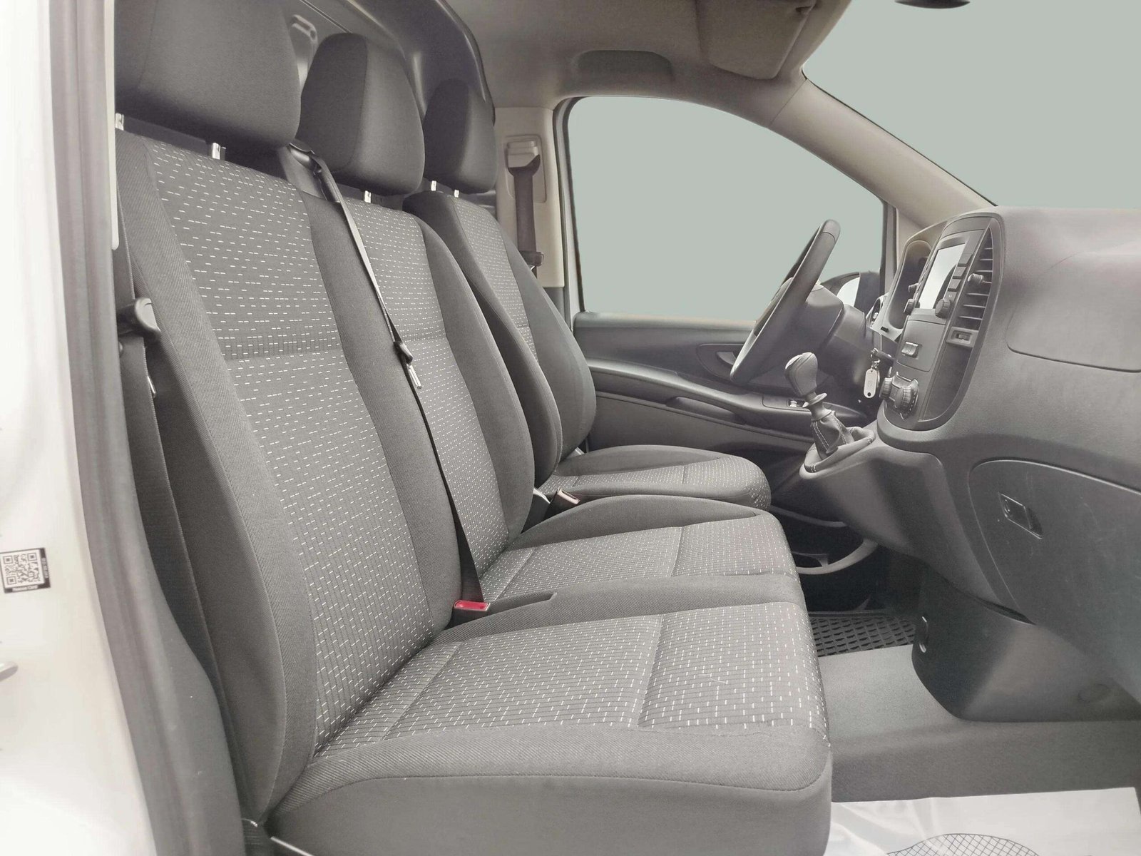 2_9_Interior_1784363930725